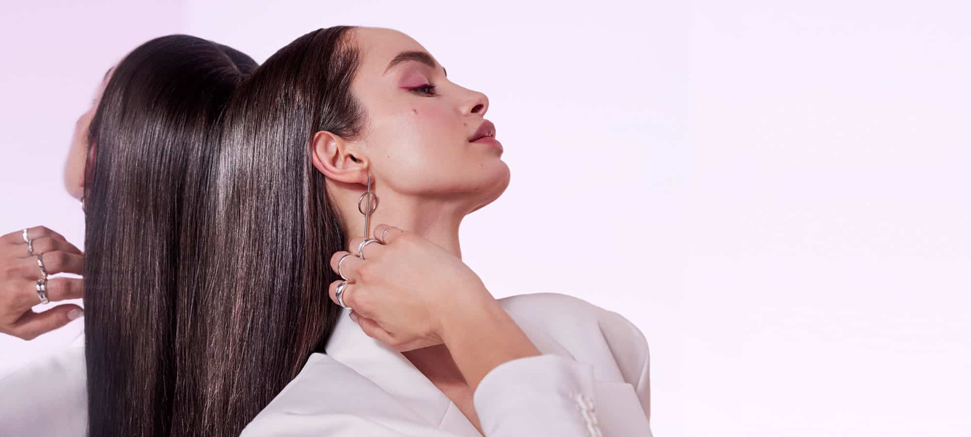 Gloss μαλλιών: Η θεραπεία που σου χαρίζει λαμπερά μαλλιά